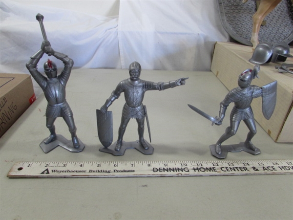 VINTAGE SIR STUART & SIR GORDON WITH HORSES & MORE