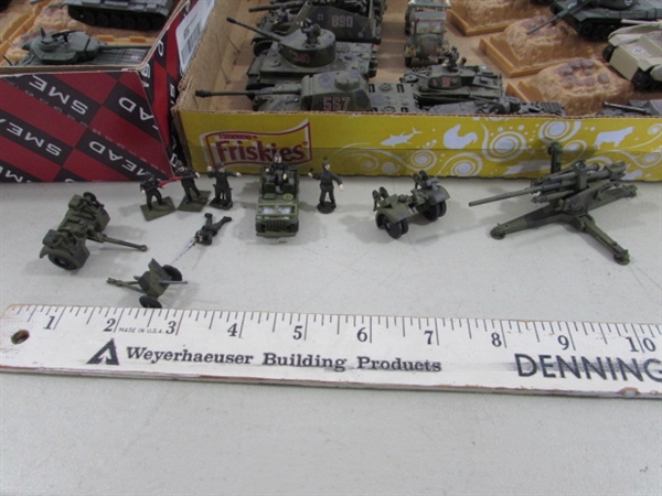 COLLECTION OF TOY OR HO SCALE MILITARY VEHICLES - MOSTLY DIECAST MODELS
