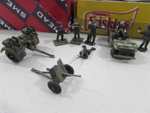 COLLECTION OF TOY OR HO SCALE MILITARY VEHICLES - MOSTLY DIECAST MODELS