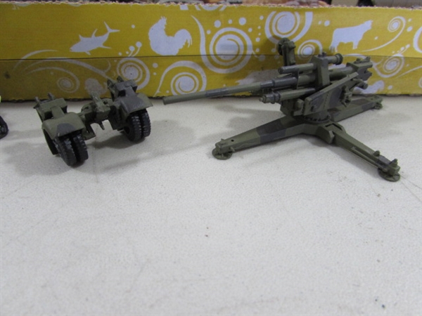 COLLECTION OF TOY OR HO SCALE MILITARY VEHICLES - MOSTLY DIECAST MODELS