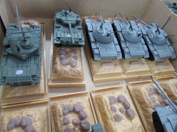 COLLECTION OF TOY OR HO SCALE MILITARY VEHICLES - MOSTLY DIECAST MODELS
