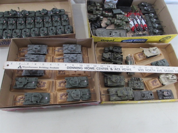 COLLECTION OF TOY OR HO SCALE MILITARY VEHICLES - MOSTLY DIECAST MODELS