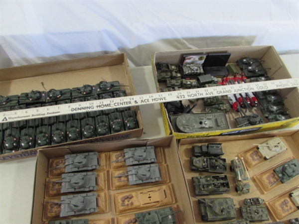 COLLECTION OF TOY OR HO SCALE MILITARY VEHICLES - MOSTLY DIECAST MODELS