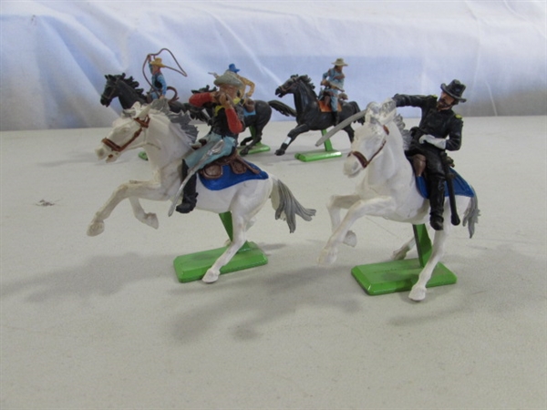 DIECAST TOY SOLDIERS & INDIANS
