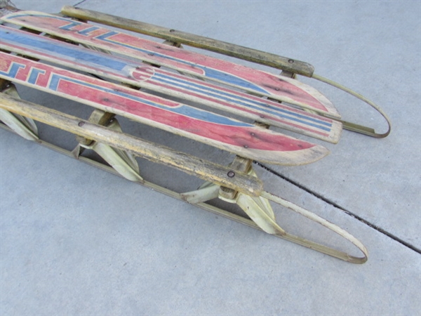 VINTAGE SILVER STREAK SLED