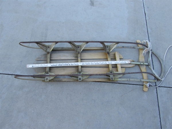 VINTAGE SILVER STREAK SLED