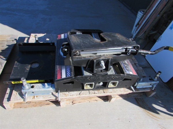 PULLRITE SUPERGLIDE 20,000 LB SLIDING 5TH WHEEL HITCH