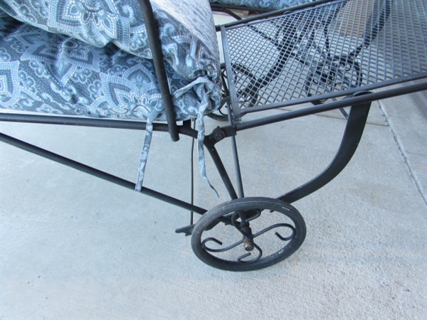 PAIR OF WROUGHT IRON LOUNGE CHAIRS W/CUSHIONS