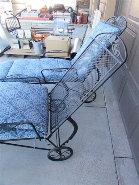 PAIR OF WROUGHT IRON LOUNGE CHAIRS W/CUSHIONS