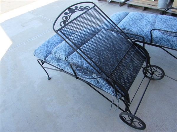 PAIR OF WROUGHT IRON LOUNGE CHAIRS W/CUSHIONS