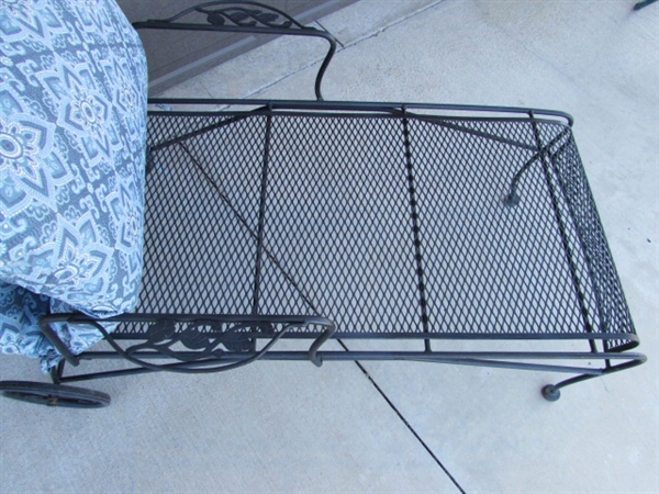 PAIR OF WROUGHT IRON LOUNGE CHAIRS W/CUSHIONS