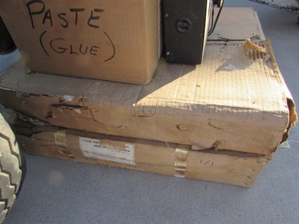 TOWABLE TARGET TRAP, TIMER & ASSORTED BOXES OF PAPER TARGETS