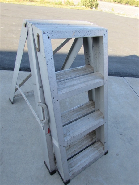 ALUMINUM STEP LADDER