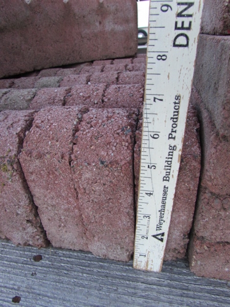 SCALLOP LANDSCAPING BRICKS