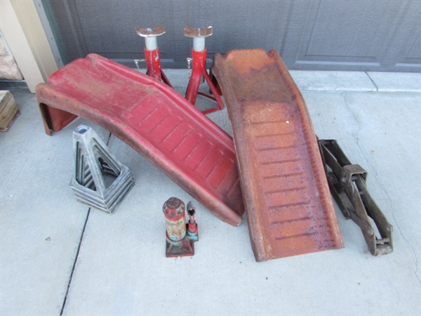 CAR RAMPS, JACKS & JACK STANDS