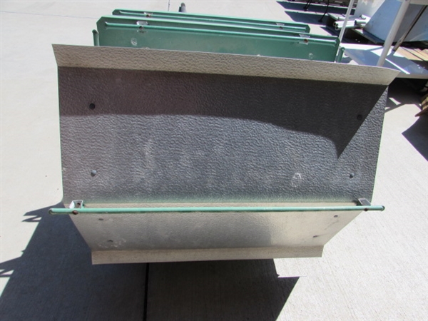 MARTIN HOUSE ON METAL POST