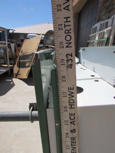 MARTIN HOUSE ON METAL POST