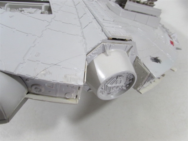 MILLENNIUM FALCON MODEL & DIECAST STAR WARS FIGURES