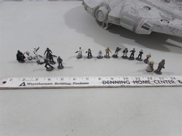 MILLENNIUM FALCON MODEL & DIECAST STAR WARS FIGURES