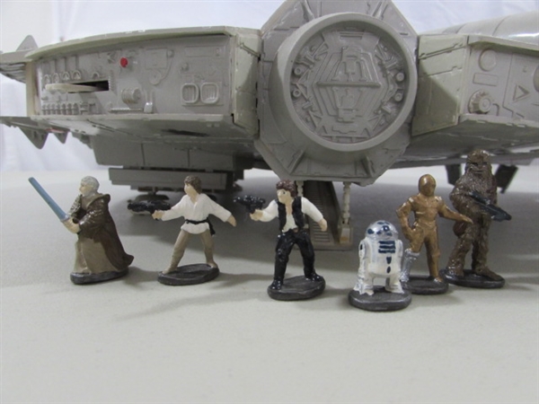 MILLENNIUM FALCON MODEL & DIECAST STAR WARS FIGURES