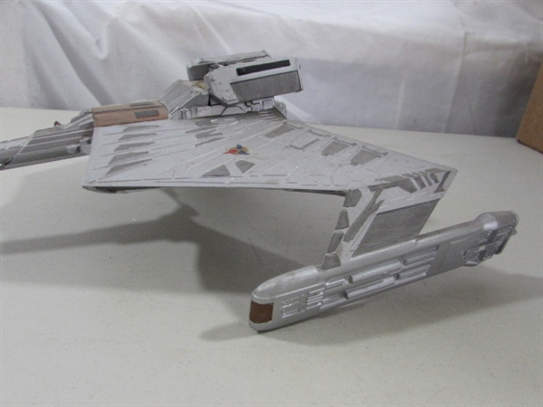 STAR TREK USS ENTERPRISE & KLINGON D7 BATTLE CRUISER MODELS