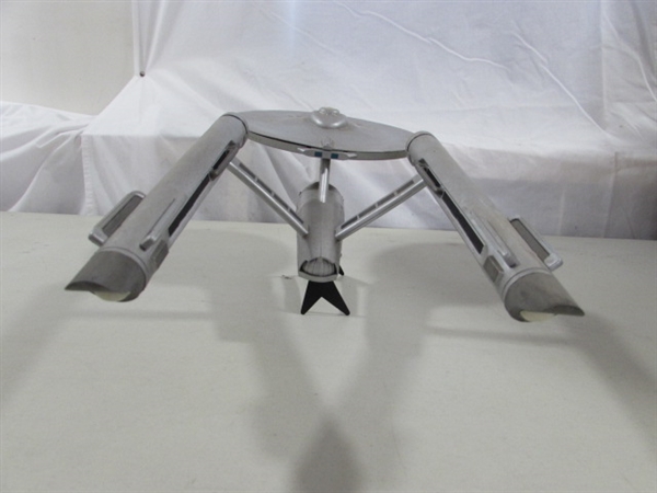 STAR TREK USS ENTERPRISE & KLINGON D7 BATTLE CRUISER MODELS