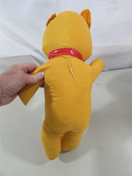 VINTAGE PLUSH TIGGER & POOH & MODERN PLUSH