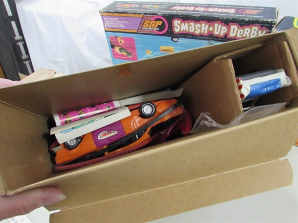 3 VINTAGE SMASH UP PLAY SETS