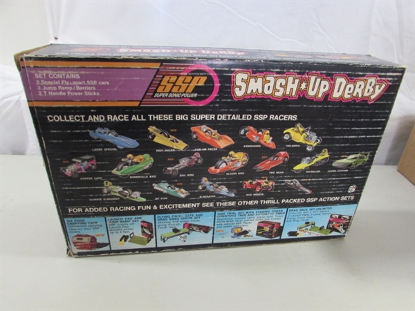3 VINTAGE SMASH UP PLAY SETS