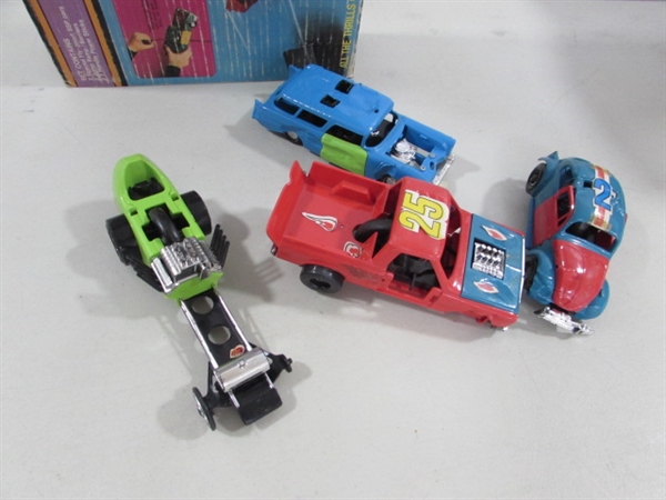 3 VINTAGE SMASH UP PLAY SETS
