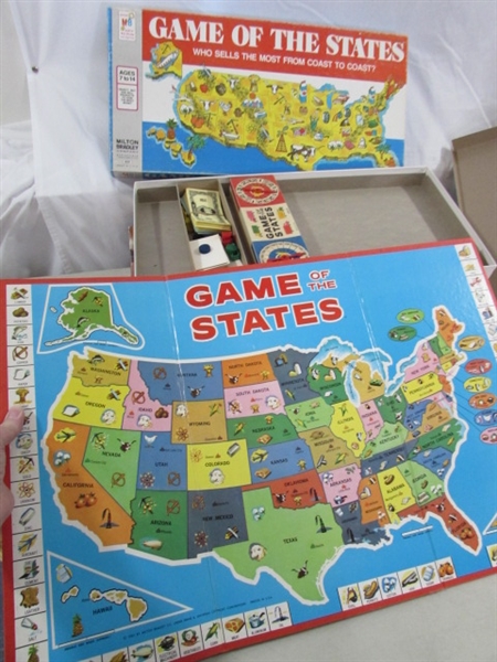 BOARD GAMES & DOMINOES