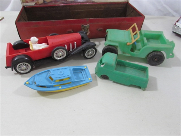 VINTAGE METAL & PLASTIC TOYS