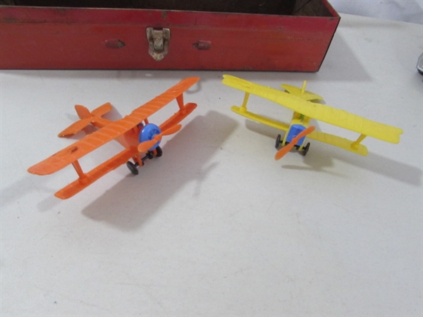 VINTAGE METAL & PLASTIC TOYS