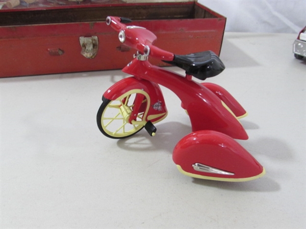 VINTAGE METAL & PLASTIC TOYS