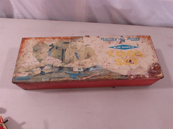 VINTAGE METAL & PLASTIC TOYS