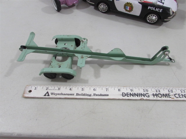 VINTAGE METAL POLICE CARS, HOT ROD, TRAILER & A CERAMIC ROUTE 66 COASTER