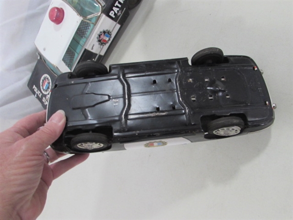 VINTAGE METAL POLICE CARS, HOT ROD, TRAILER & A CERAMIC ROUTE 66 COASTER