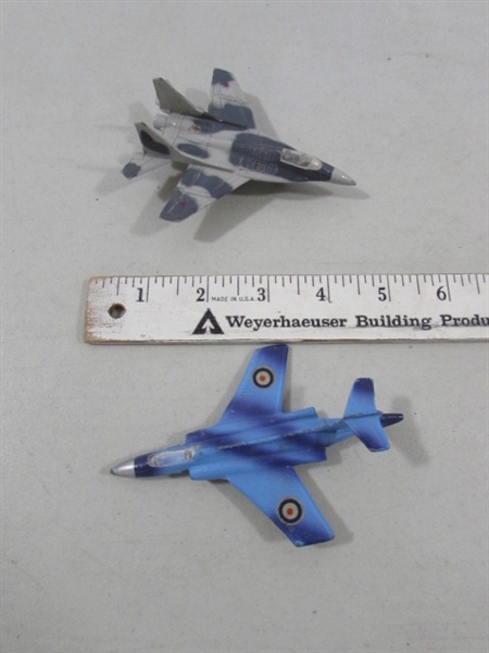 VINTAGE DIE CAST FERRARI & MERCEDES & AMC MODEL & DIECAST PLANES