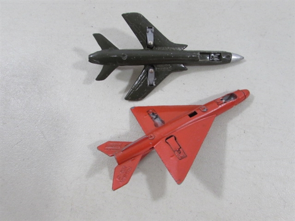 VINTAGE DIE CAST FERRARI & MERCEDES & AMC MODEL & DIECAST PLANES
