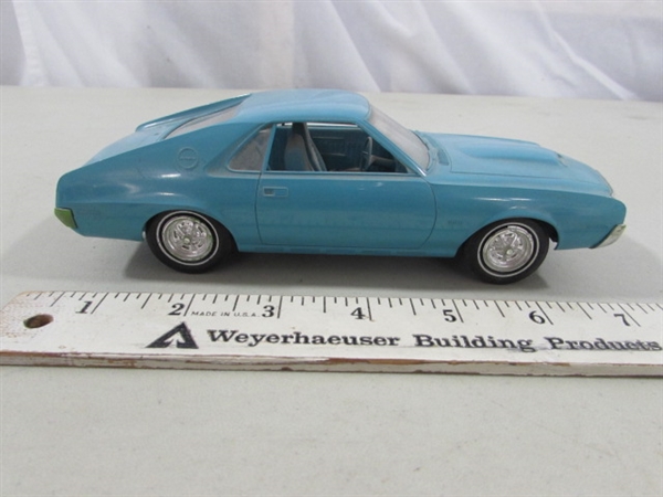 VINTAGE DIE CAST FERRARI & MERCEDES & AMC MODEL & DIECAST PLANES