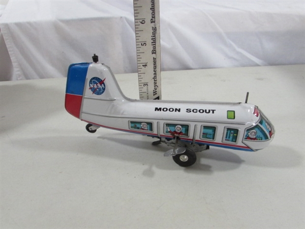 VINTAGE WINDUP NASA MOON SCOUT TOY, 1970'S CEREAL BOX LICENSE PLATES & VARIOUS TOYS