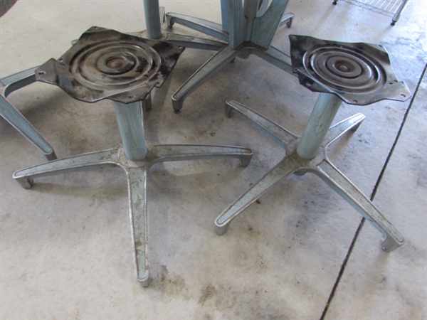 VINTAGE BABY BLUE TABLE W/1 CHAIR, 3 BASES & FOLDING FELT GAME COVER