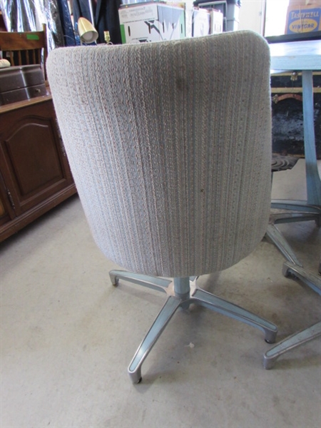VINTAGE BABY BLUE TABLE W/1 CHAIR, 3 BASES & FOLDING FELT GAME COVER