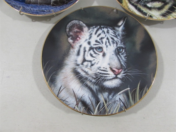 LARGE CLOTH TIGER WALL ART & BIG CAT COLLECTOR PLATES