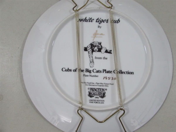 LARGE CLOTH TIGER WALL ART & BIG CAT COLLECTOR PLATES