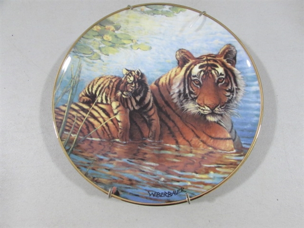 LARGE CLOTH TIGER WALL ART & BIG CAT COLLECTOR PLATES