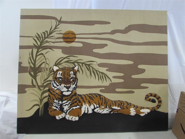 LARGE CLOTH TIGER WALL ART & BIG CAT COLLECTOR PLATES