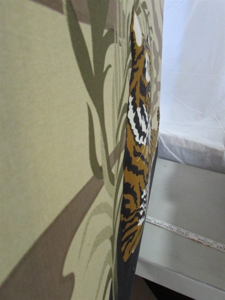 LARGE CLOTH TIGER WALL ART & BIG CAT COLLECTOR PLATES