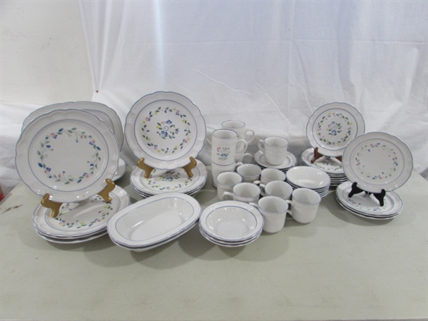 59 PIECE FLORAL EXPRESSIONS STONEWARE DINNERWARE