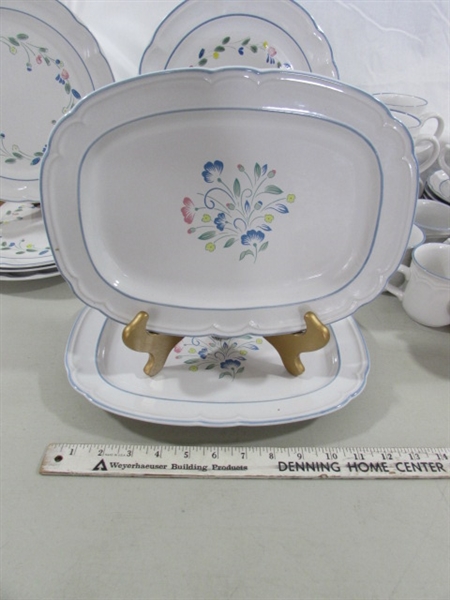59 PIECE FLORAL EXPRESSIONS STONEWARE DINNERWARE